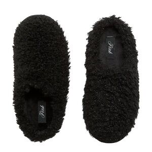 NWOT VS Plush Teddy Black Slippers - Medium